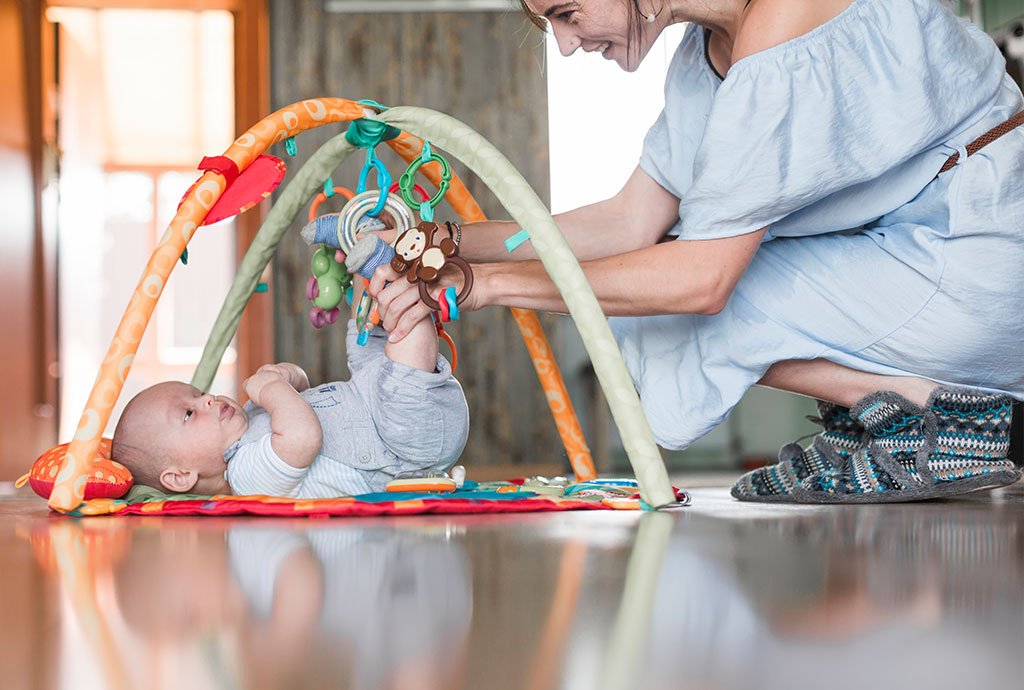 Stärkung der Bindung zwischen Eltern und Baby